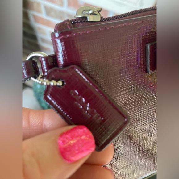 Coach Darcy Wristlet NWOT - Picture 6 of 10